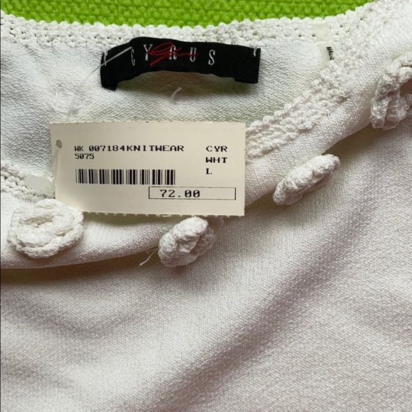 sweater - Picture 2 of 5